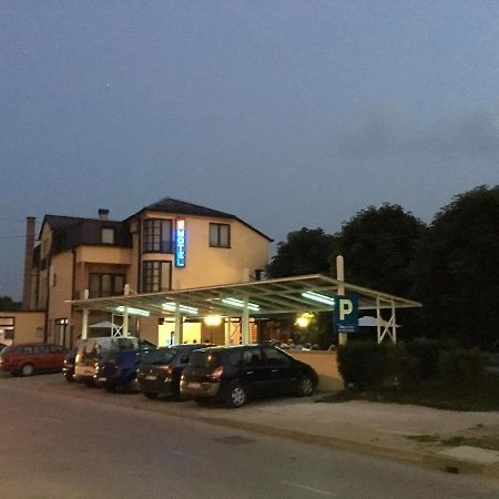 Motel Otoka Donji Vakuf Luaran gambar